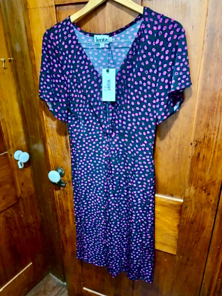 Leota Ny Perfect Wrap Dress Abstract Print Faux Wrap 3/4 Sleeve Career Wear Nwt — image 7 of 8